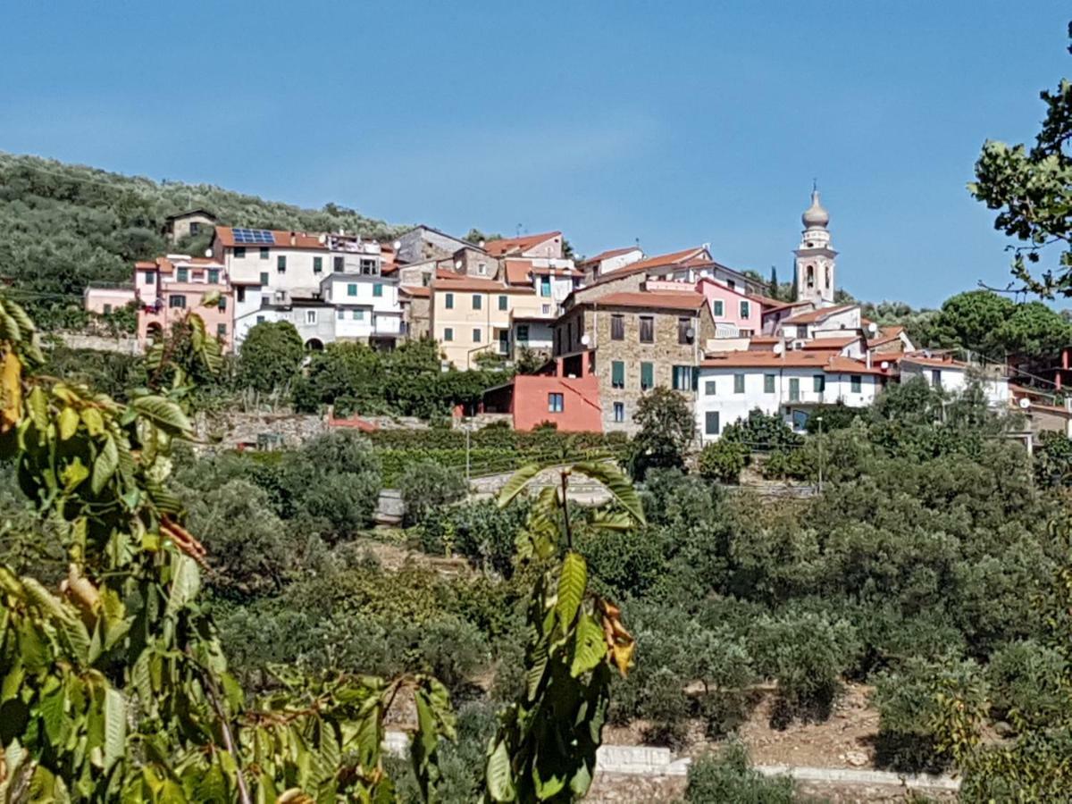 Chiusavecchia Piccolo Rifugio Nel Verde מראה חיצוני תמונה